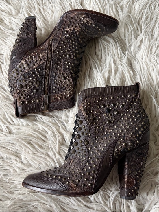 Frye Shoes - Frye Remy Deco Studded Leather Western Brown Heeled Ankle Booties Boots EUC 6.5